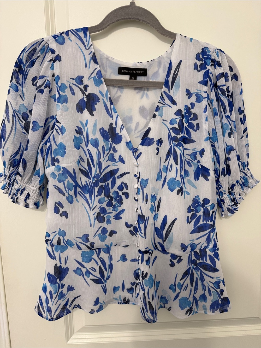Banana Republic Blouse - Women's Medium White Blue - Floral Chiffon Peplum